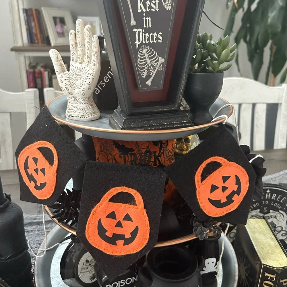 Halloween mini felt banner / tiered tray decor